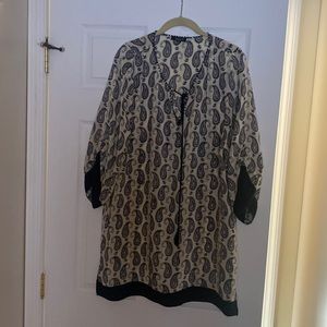 Three quarter sleeve silk tunic with tie at neck